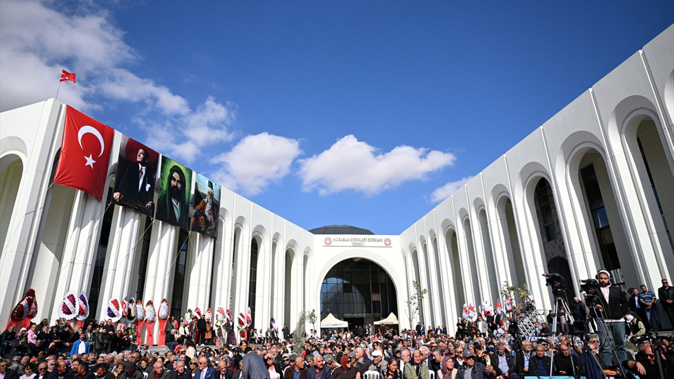 Dünyanın en büyük cemevi dualarla açıldı: “Birlik ve beraberlik” mesajı öne çıktı