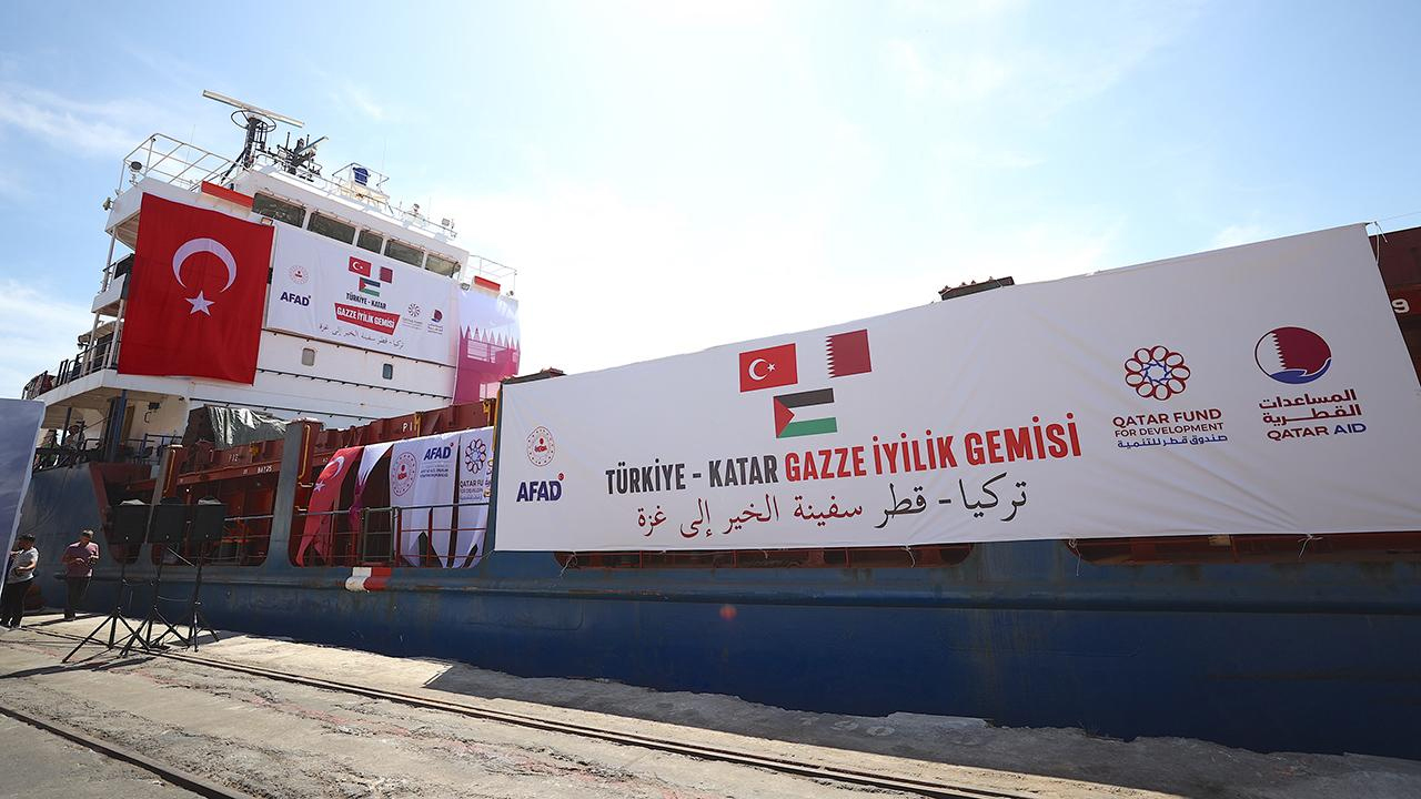 Bakan Yerlikaya uğurladı: “İyilik Gemisi” 900 ton yardımla Gazze için yola çıktı