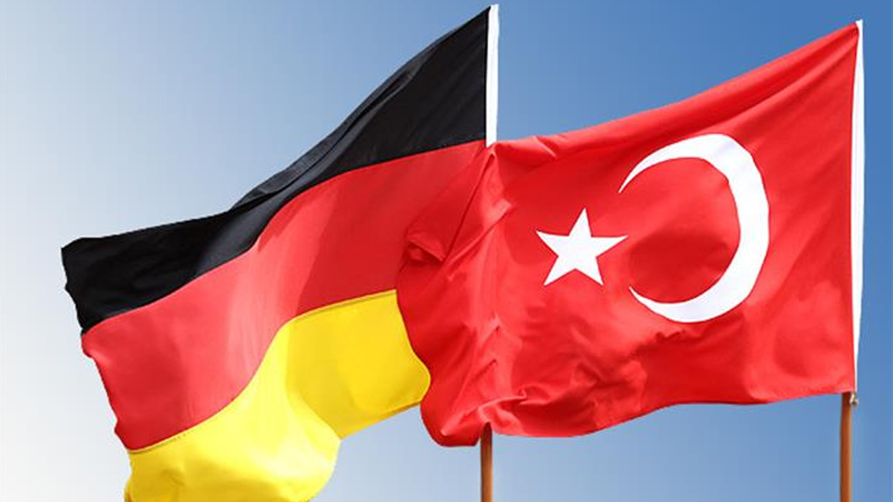 Alman siyasiden çarpıcı açıklama: Türk vatandaşları olmasaydı Almanya’nın yakın tarihi düşünülemezdi