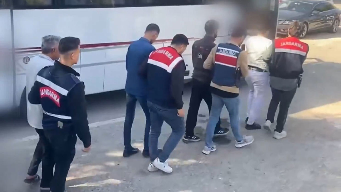 Jandarmadan 9 ilde siber operasyon: 200 milyon TL’lik dolandırıcılık ağı çökertildi!