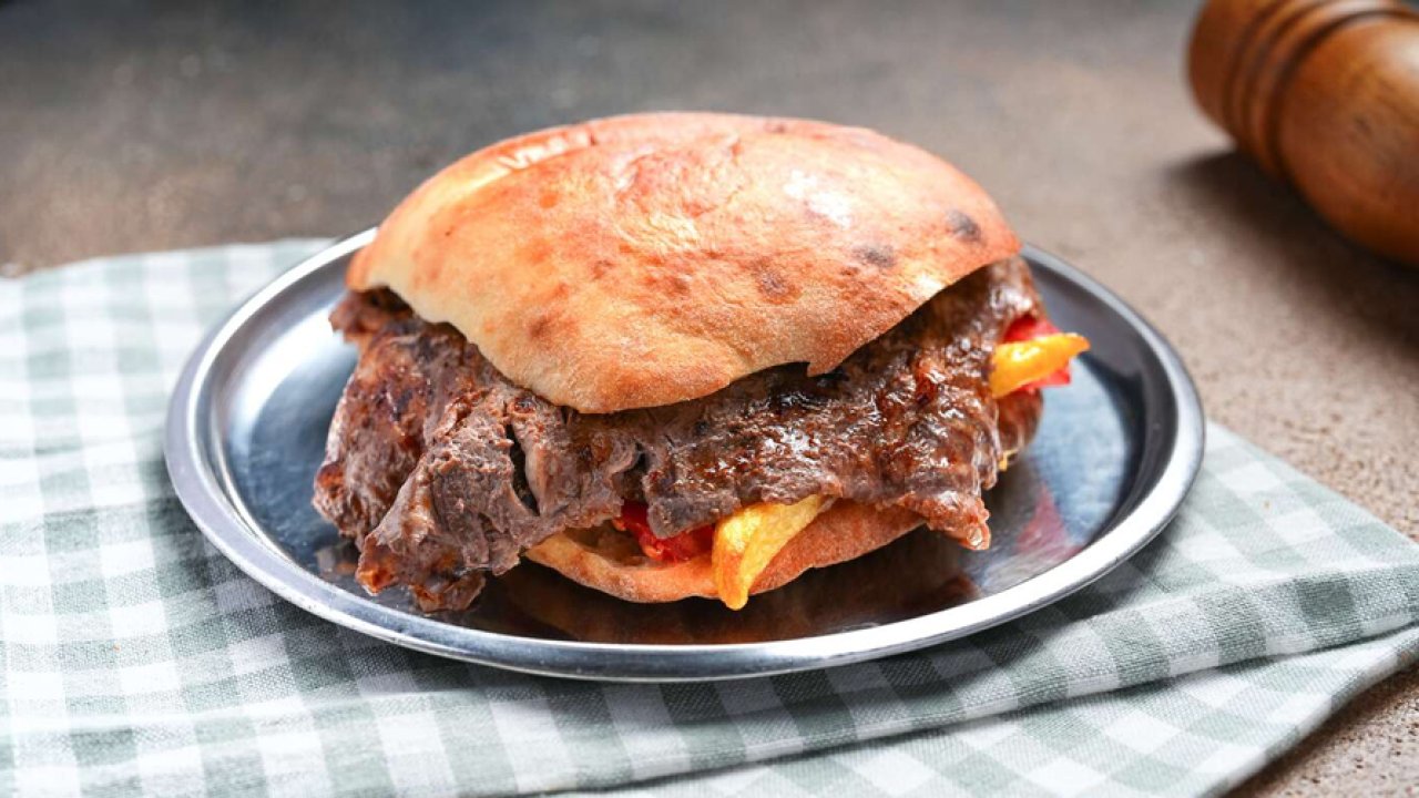 Dönerin fiyatı sosyal medyayı ikiye böldü: Restoran geri adım attı!