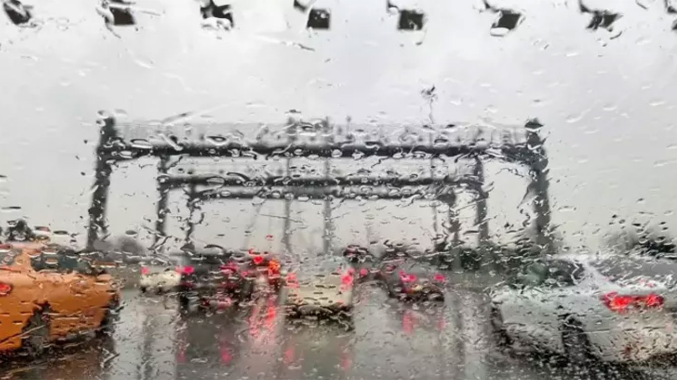 Eyvah! İstanbullulara kötü haber: Meteoroloji uyardı, bugün kentte sağanak var, trafiğe dikkat