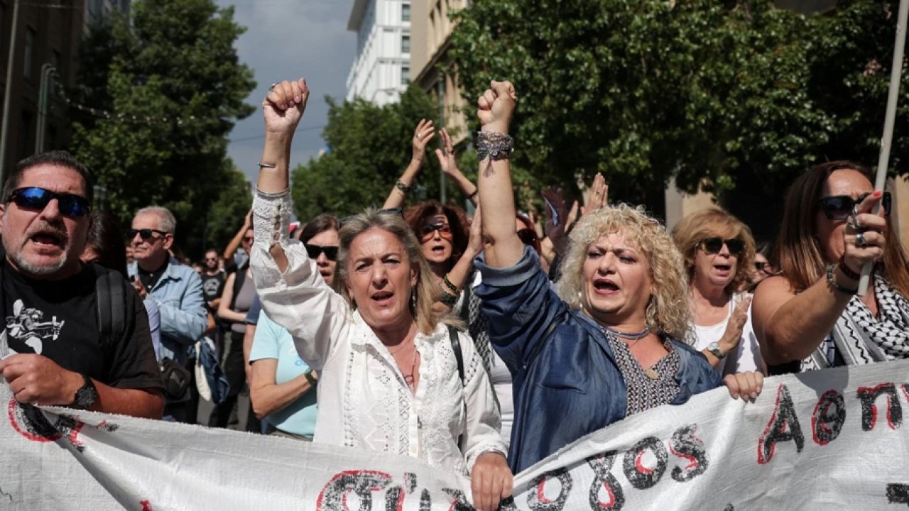 Yunanistan'ı karıştıran yasa protestolara rağmen kabul edildi!