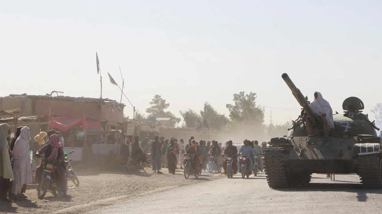 Savaş kızıştı: 7 Pakistan askeri hayatını kaybetti