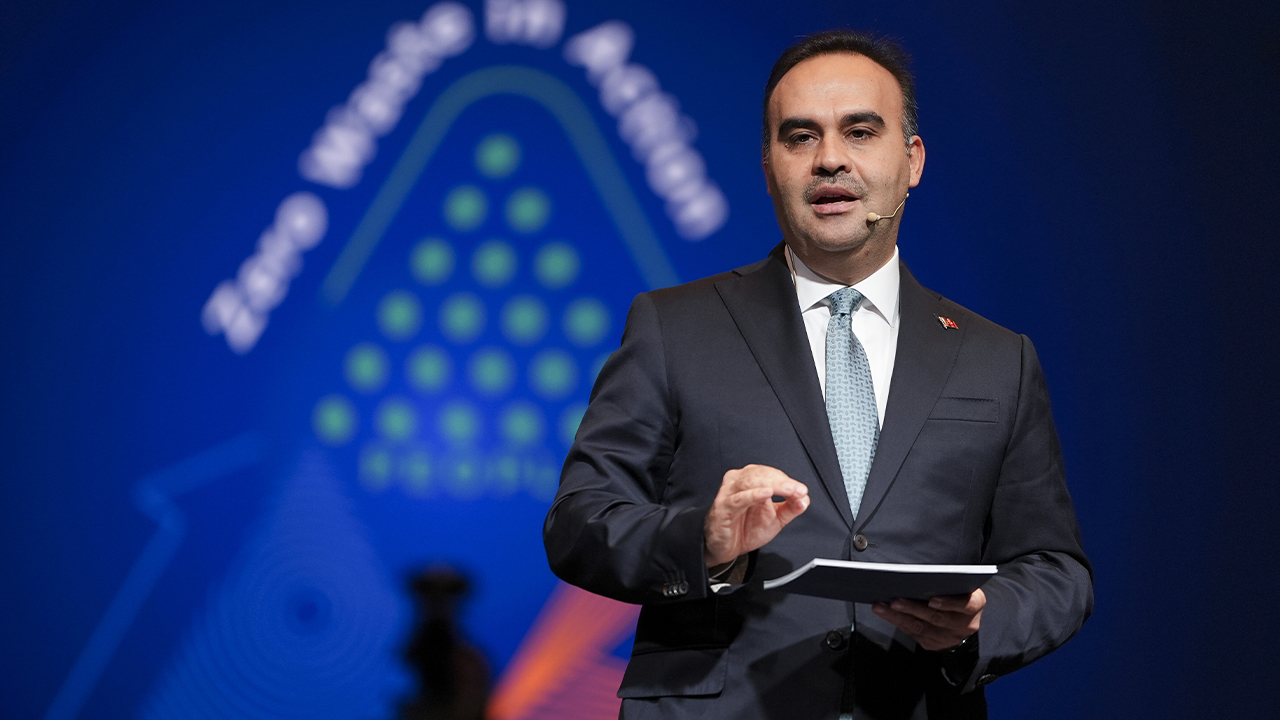 Bakan Kacır'dan yapay zekâ ve sıfır atık vurgusu: "Türkiye teknolojiyi vicdan ve merhamet ışığında insanlık yararına kullanacak"