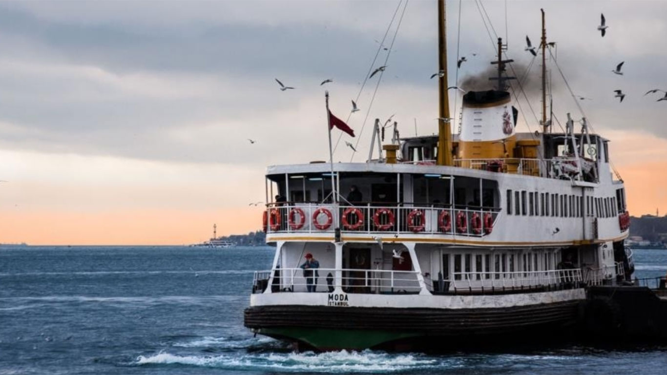 Kadıköy Adalar Beşiktaş İskelesi'nde facia: Denize düşen 4 kişiden biri öldü