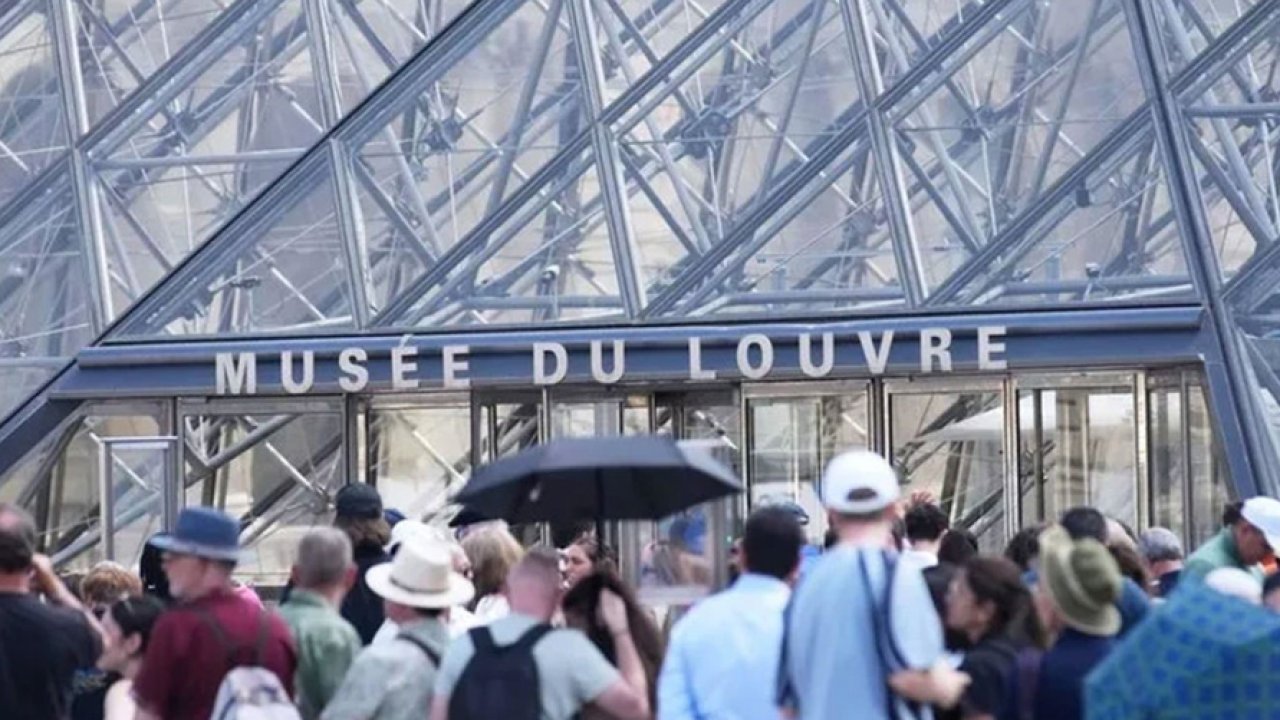 Louvre Müzesi'ndeki hırsızlık sonrası mücevherlerin değeri ortaya çıktı!