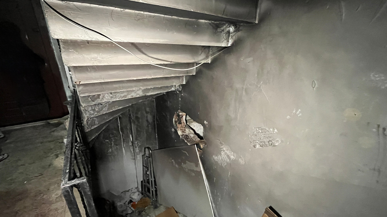 Eski eş dehşeti: Binayı yakıp kaçtı! 3’ü ağır, 7 kişi yaralandı