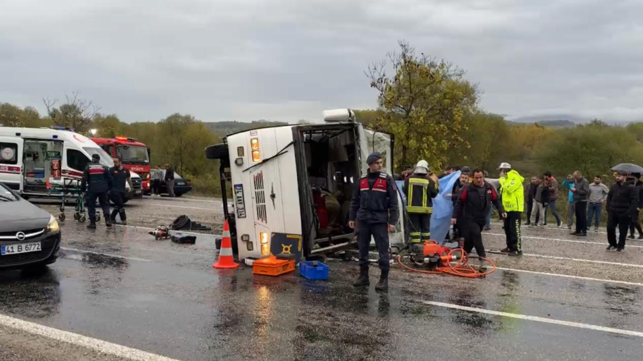 Bartın'da korkunç kaza: İşçi servisi devrildi! 1 ölü 19 yaralı