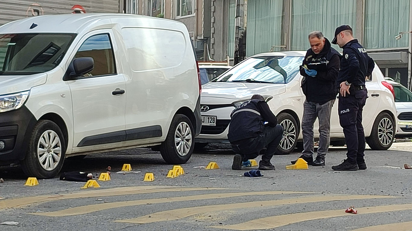 İstanbul'un göbeğinde kadın cinayeti: Sokak ortasında 15 el ateş etti, öldürdü