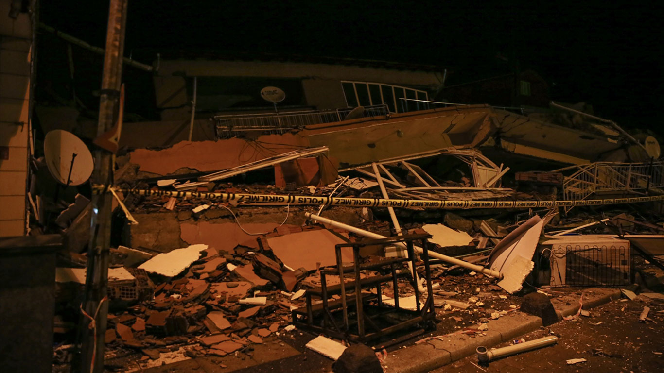 Balıkesir deprem! Vali açıklama yaptı: Can kaybı yok, 22 kişi yaralandı