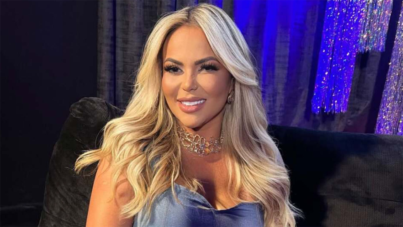 Müzik dünyası yasta! Dünyaca ünlü şarkıcı kanserle olan savaşını kaybetti!