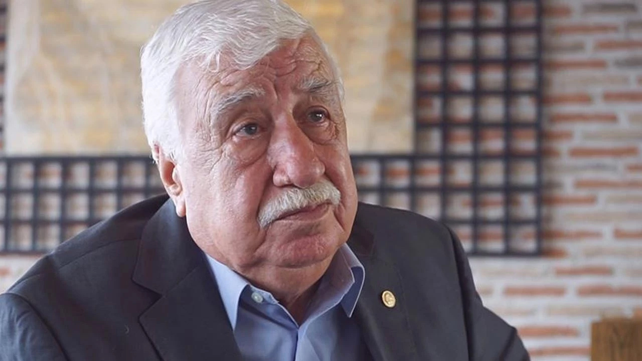 Türk tiyatrosunun unutulmaz ismi Ahmet Gülhan hayatını kaybetti