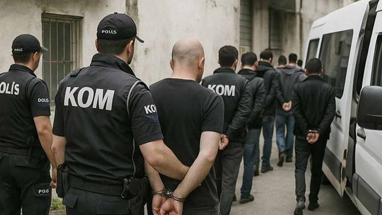 Bakan Yerlikaya duyurdu! Silah kaçakçılarına ağır darbe: 135 gözaltı