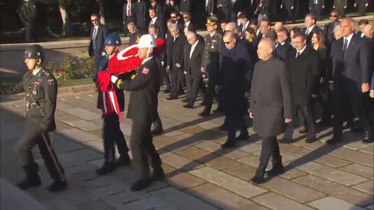 Cumhurbaşkanı Erdoğan ve devlet erkanı Anıtkabir'de!