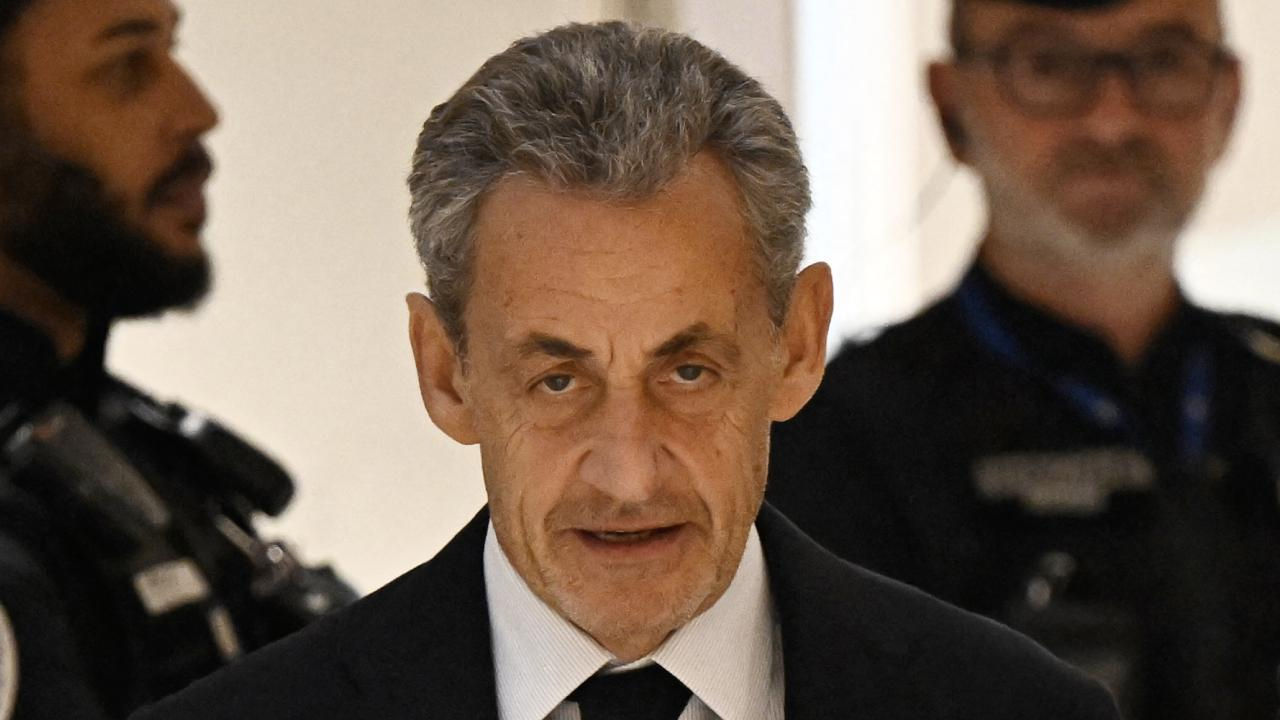 Eski cumhurbaşkanı Sarkozy hakkında erken tahliye kararı!