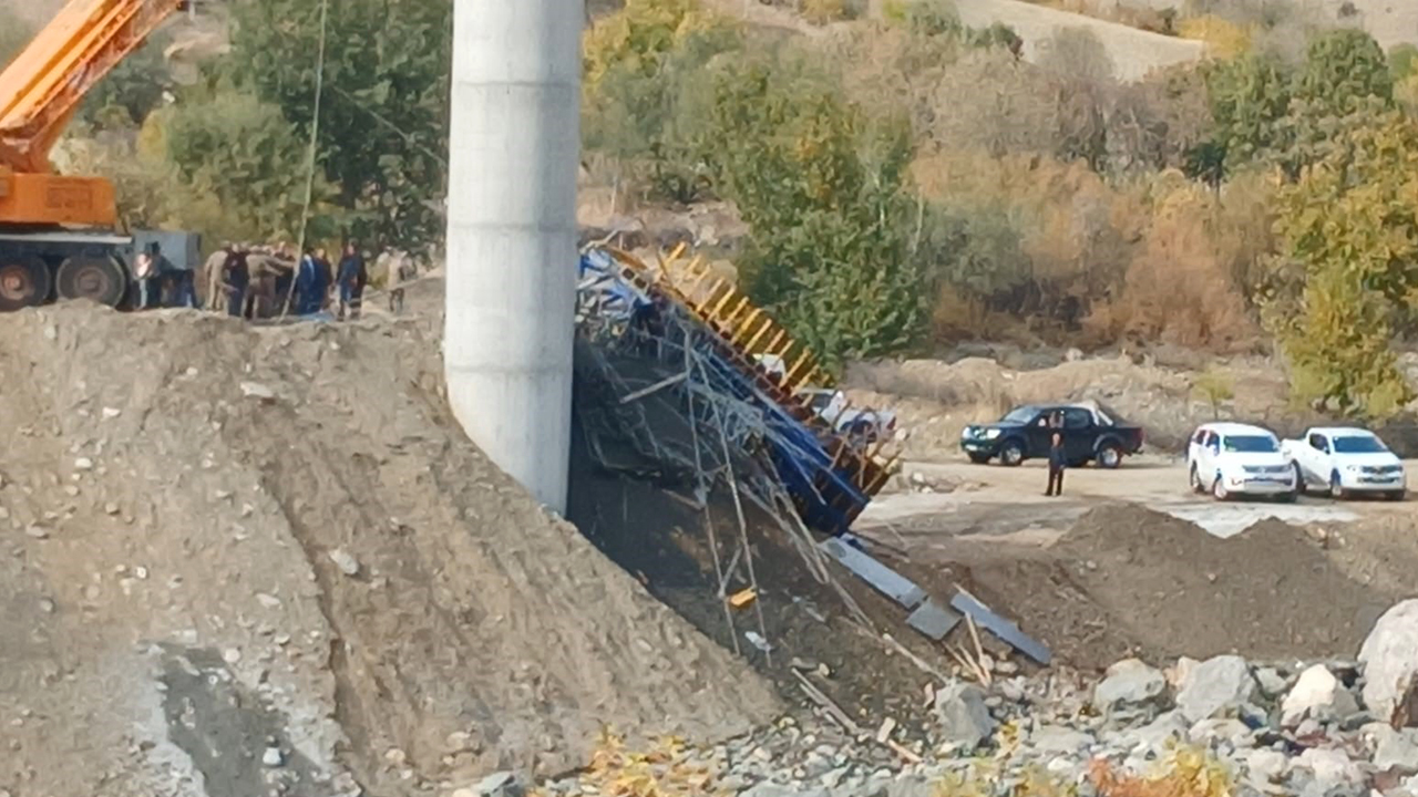 Diyarbakır'da köprü inşaatı çöktü: 3 ölü 2 yaralı
