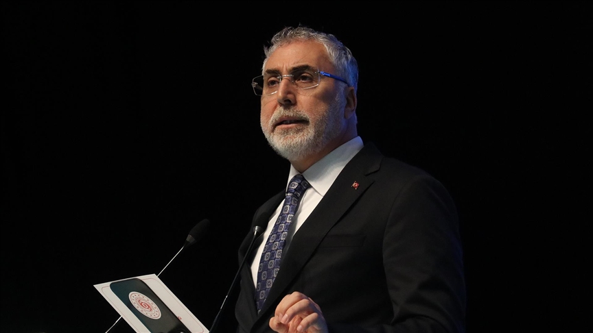 Bakan Işıkhan'dan Şehit Mehmetçikler için başsağlığı mesajı: “Dualımız her daim Mehmetçiklerimizle”