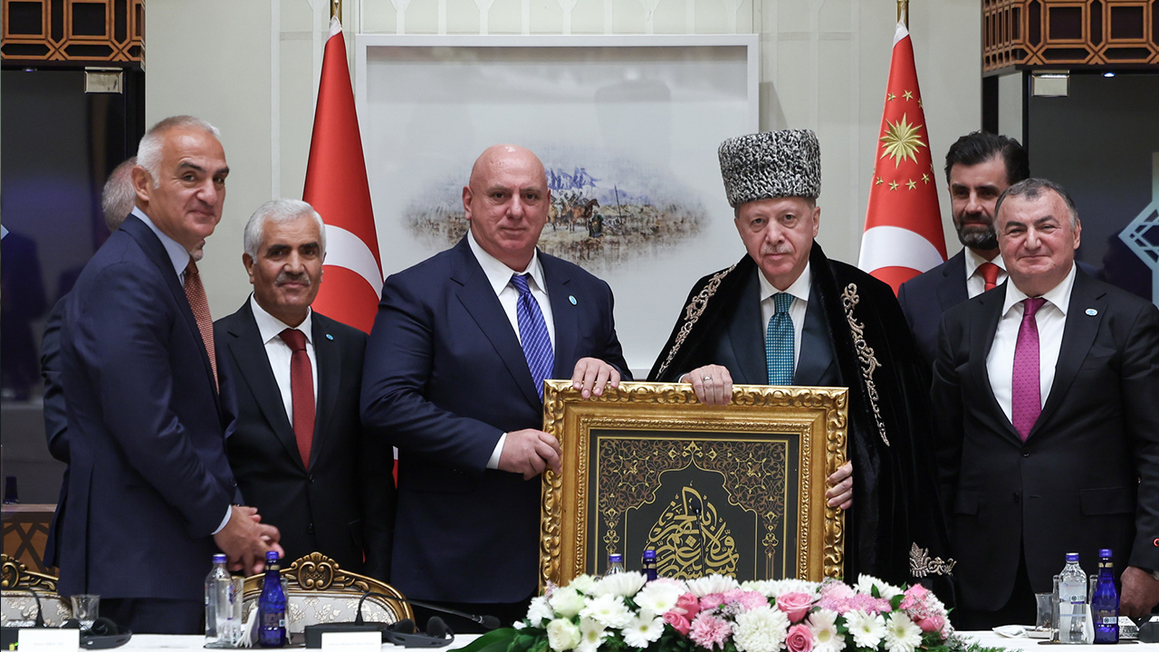 Cumhurbaşkanı Erdoğan, Dünya Ahıskalı Türkler Birliği heyetini kabul etti
