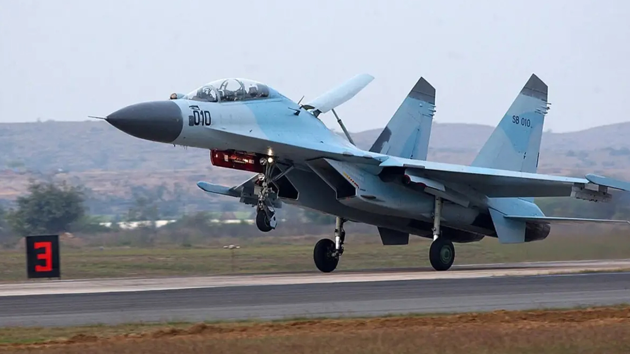 Rusya'da savaş uçağı düştü: 2 pilot hayatını kaybetti