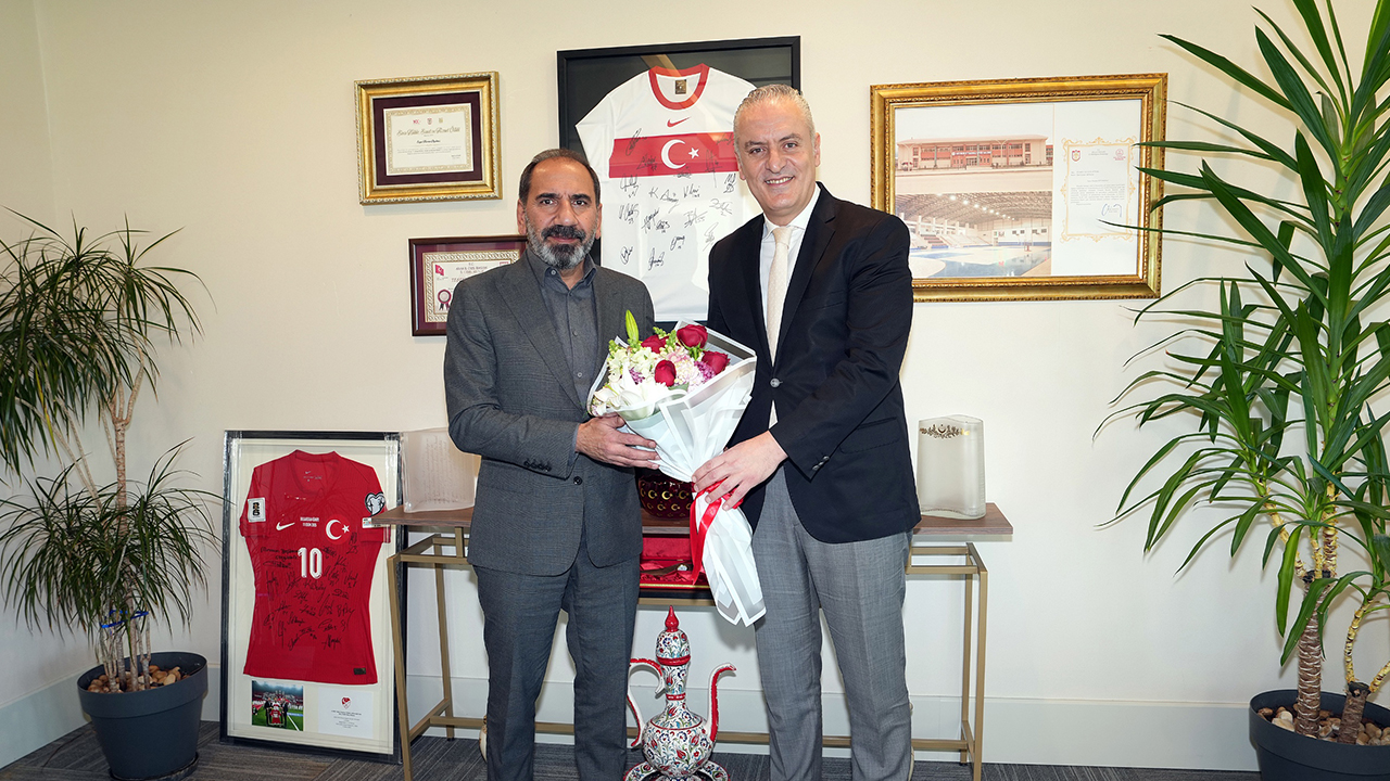 TÜRSAB Başkan Adayı Mehmet Nezih Hacılalioğlu'ndan A Milli Takım'a İspanya öncesi destek ziyareti