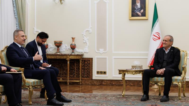 Dışişleri Bakanı Fidan Tahran’da: Pezeşkiyan ile kritik görüşme