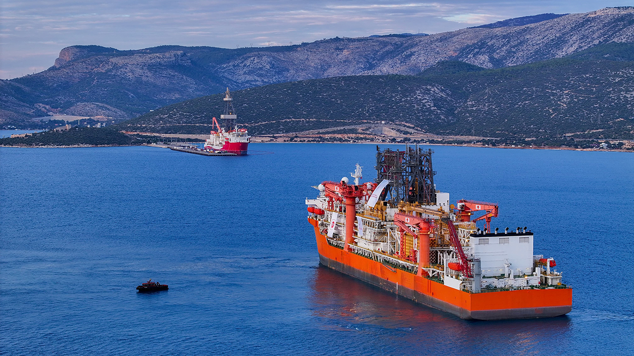 Bakan Bayraktar duyurdu: Türkiye en büyük 4. enerji filosuna ulaştı