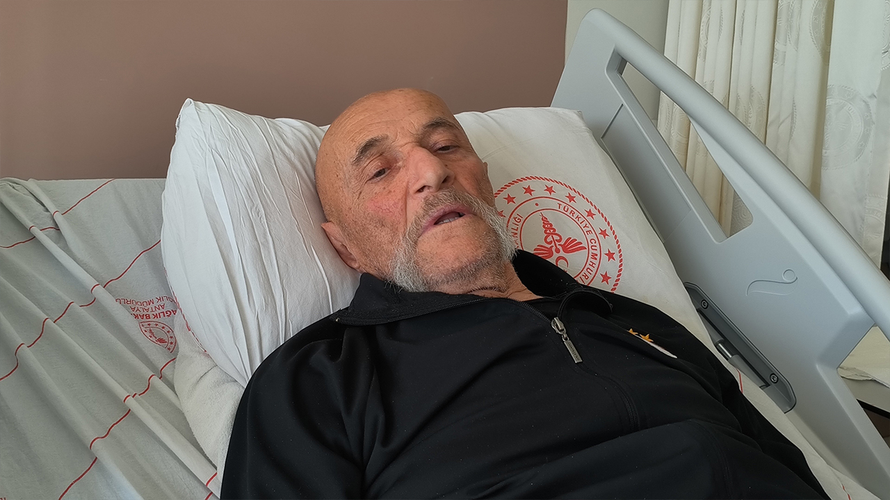 3 gün önce hastaneye kaldırılmıştı! Yeşilçam'ın usta ismi Coşkun Göğen'den sevindiren haber