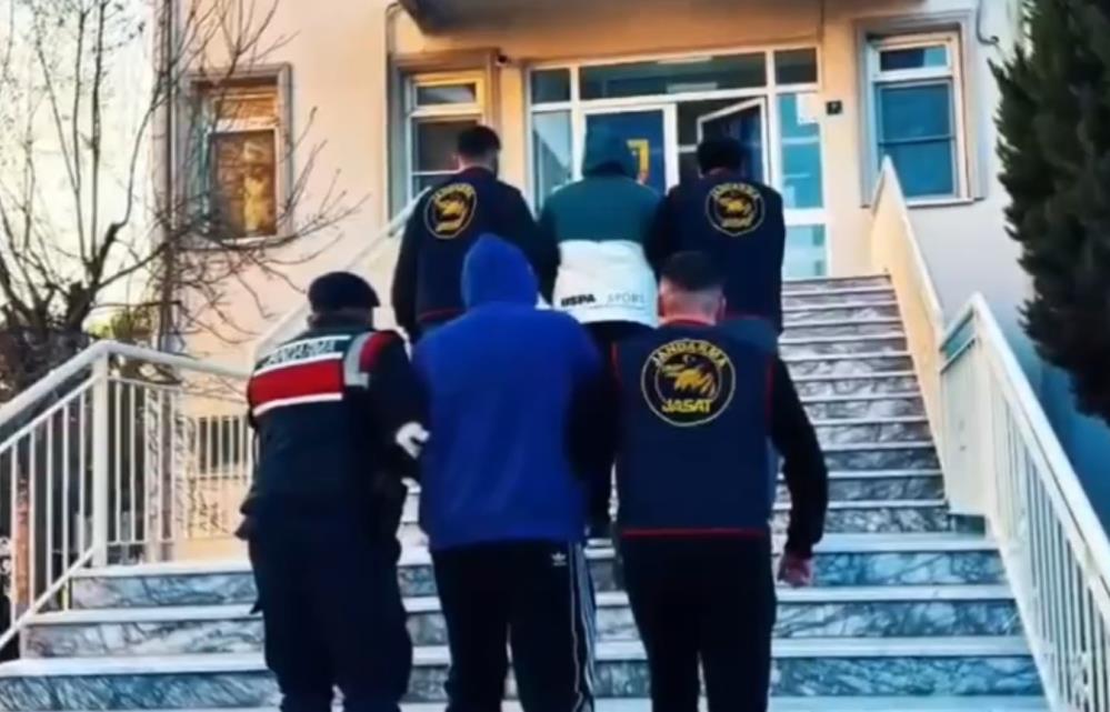 Söke’de silahlı paylaşım yapan şahıslara operasyon: 4 gözaltı