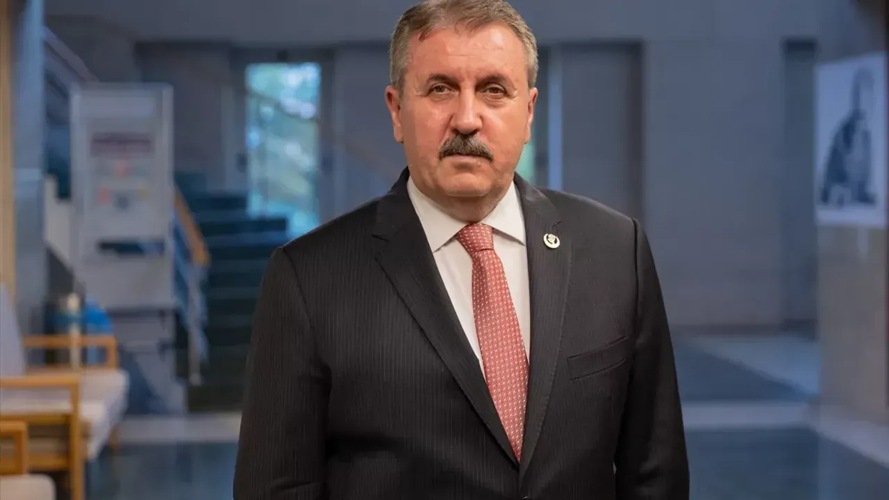 BBP Genel Başkanı Mustafa Destici'den dikkat çeken açıklama: Asgari ücrete yüzde 50, emekli maaşına yüzde 100 zam talebi!