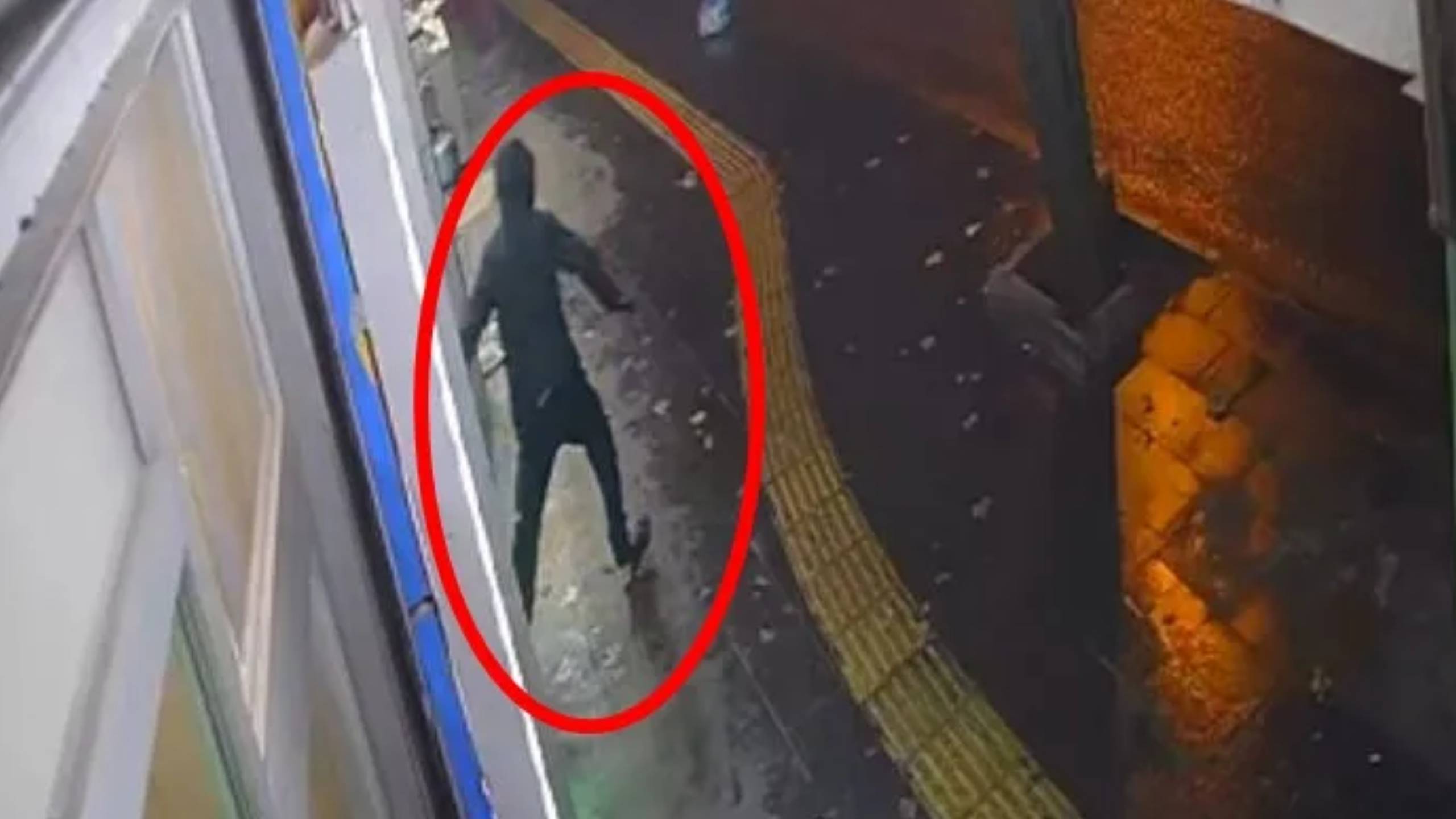 Markete el bombası atan 18 yaş altı 2 şüpheli yakalandı