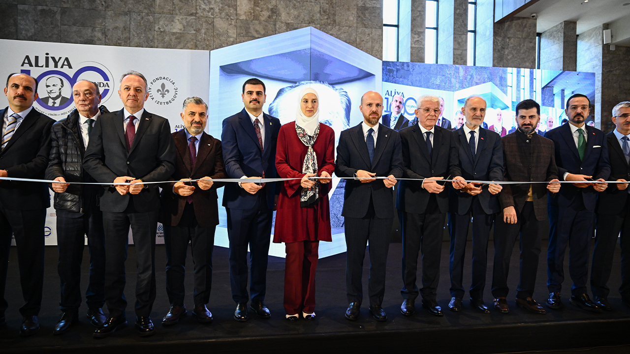 Bilge Kral Aliya İzzetbegoviç 100 yaşında: AKM’de anlamlı sergi açılışı