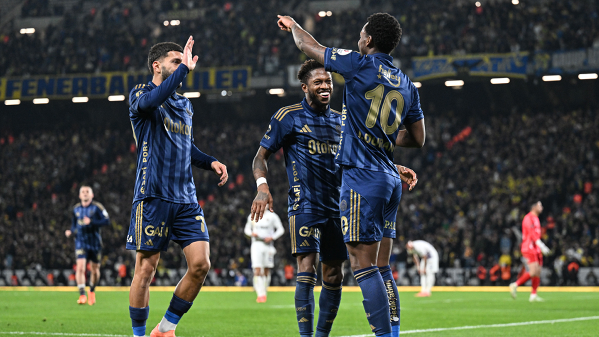 Fenerbahçe , Eyüpspor'u 3-0 yendi: Maç fazlasıyla namağlup lider