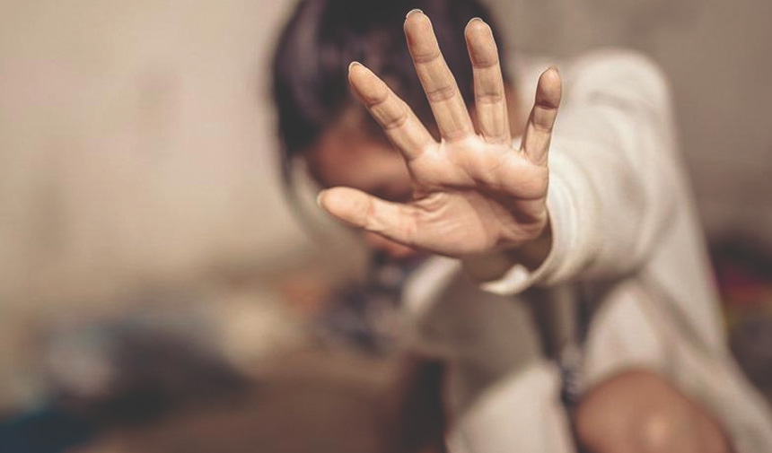 Misafirliğe gittiği evde akrabasını elle taciz etti! Pencereden yardım çağırdı, tacizci akraba tutuklandı