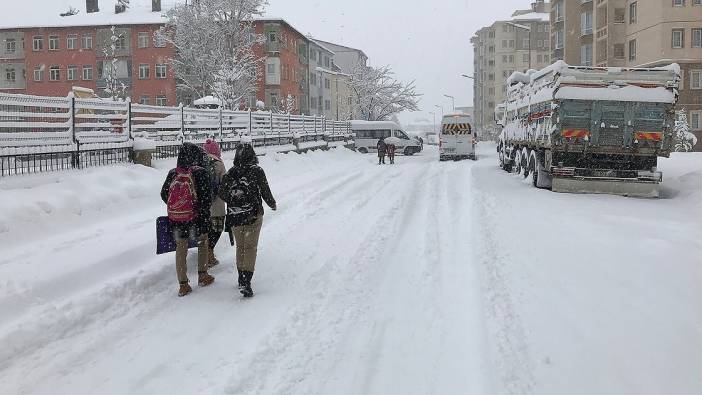 Eğitime kar arası: İşte okulların tatil olduğu iller