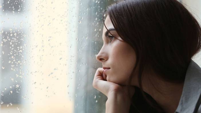 DEPRESYONDA OLABİLİRSİNİZ: Mevsimsel depresyonun 9 belirtisi ortaya çıktı: Bu 9 belirtiyi sakın hafife almayın!