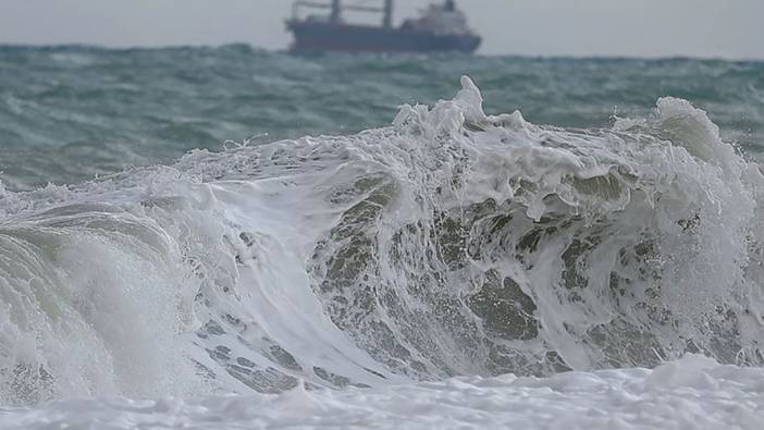 Prof. Dr. Sözbilir'den Ege için tsunami ve yanardağ patlaması uyarısı