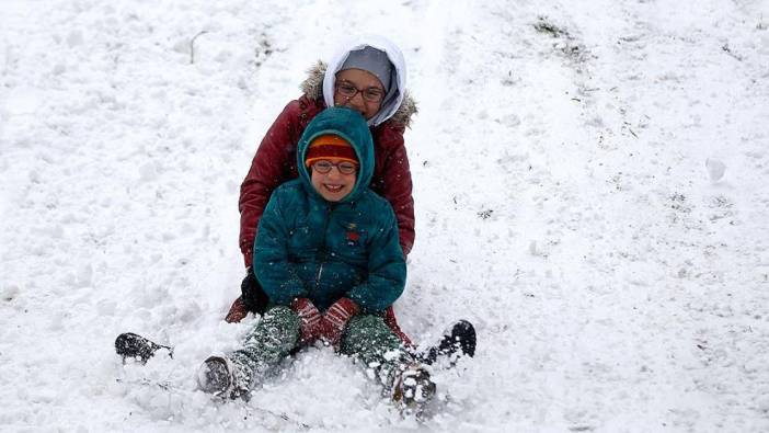 Bugün okullar tatil mi? 6 Şubat 2025 Perşembe günü okullar var mı, kar tatili mi?