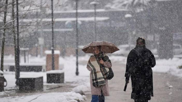 İSTANBUL'DA KAR YAĞIŞI DEVAM EDECEK Mİ? Sibirya soğukları 10 gün daha İstanbul'da!