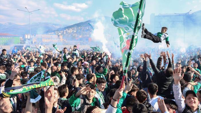 Geriye düştüğü maçı çevirdi! Bursaspor şampiyon oldu: TFF 2. Lig'e yeniden yükseldi