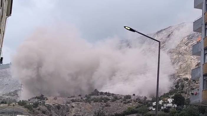 Depremzedeleri tedirgin eden patlama sonrası mahalle toz bulutu altında kaldı