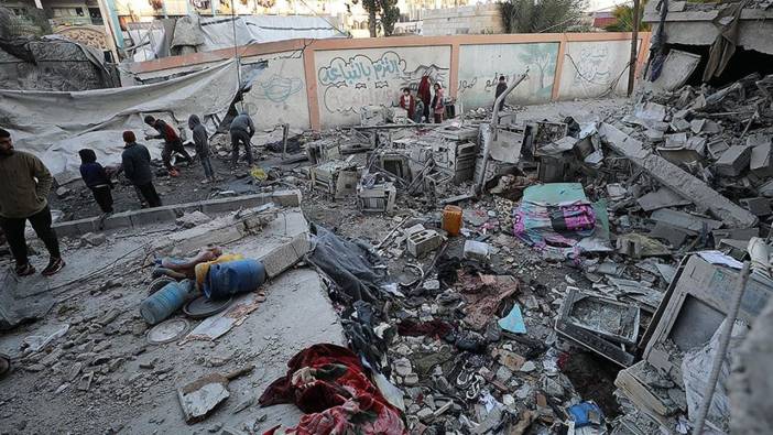 İsrail, Filistinlilerin sığındığı okulu vurdu: 20 ölü