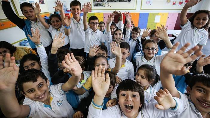 Okullar ne zaman kapanıyor 2025? Yaz tatiline kaç gün kaldı, karneler ne zaman alınacak? MEB takvimi okulların kapanış tarihi