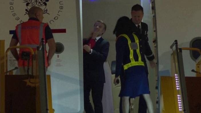 Fransa Cumhurbaşkanı Macron eşinden tokat yedi: Skandal görüntüler üzerine açıklama geldi!