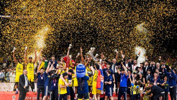Fenerbahçe Beko'nun şampiyonluk coşkusu! Bağdat Caddesi'ne akın ettiler...