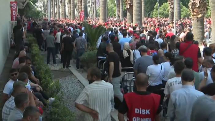 İzmir’de grev ikinci gününde: Anlaşma sağlanamadı, hayat durma noktasına geldi!