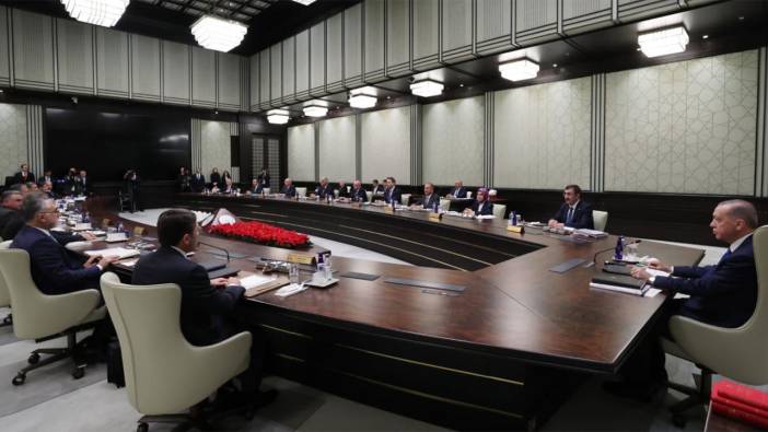 Kabine Beştepe'de kritik başlıklarla toplanıyor: Barış diplomasisi, Terörsüz Türkiye ve belediye soruşturmaları