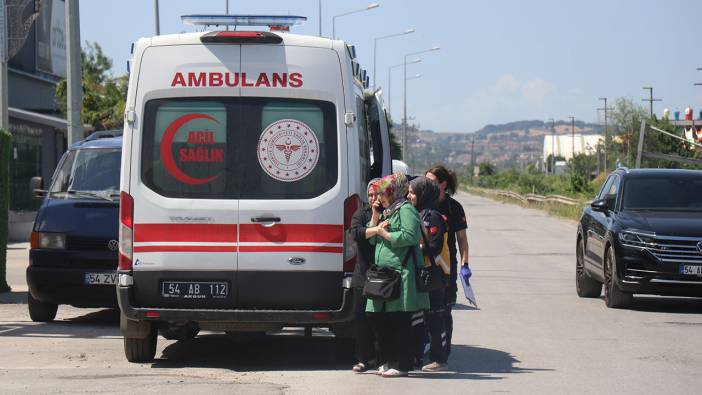 Gemlik depremi sonrası Serdivan'da bir fabrikanın tavanı çöktü: Yaralılar var