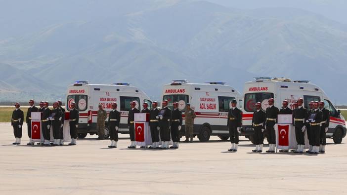 Türkiye şehitlerini son yolculuğuna uğurluyor!