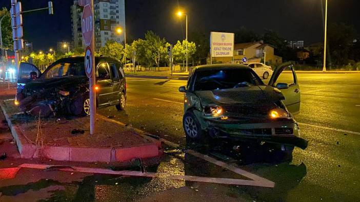 Alkollü sürücü kazaya neden oldu! Önce 'Nasılsınız' diye sordu sonra olay yerinden kaçtı